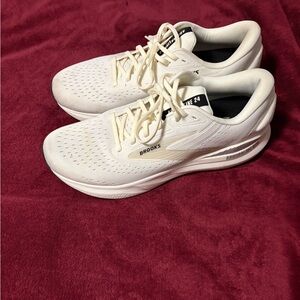 Brooks White Athletic Shoes
